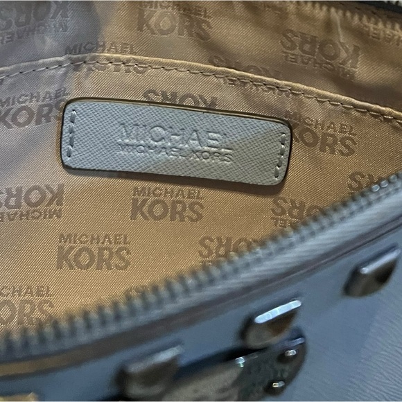Michael Kors Women's Gray Studded Leather Wallet Wristlet Clutch NWOT!!​ - Picture 11 of 15